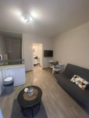 Studio avec terrasse-wifi-TV connectée APT 4
